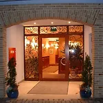 Ξενοδοχείο Altstadthotel Braeuwirt