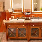 Ξενοδοχείο Altstadthotel Braeuwirt 4*