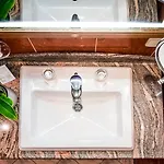 Altstadthotel Braeuwirt 4*