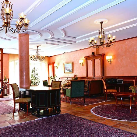 Altstadthotel Braeuwirt Hotell 4*