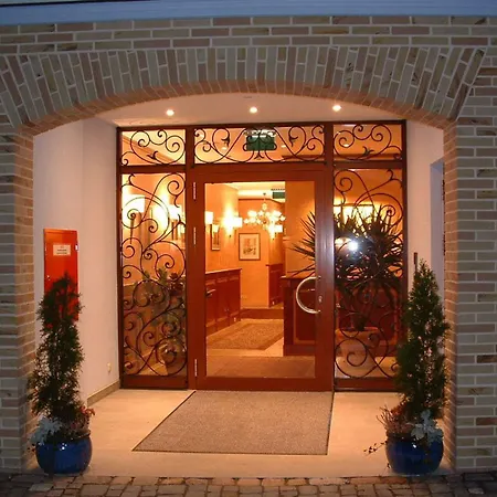 Hotell Altstadthotel Braeuwirt