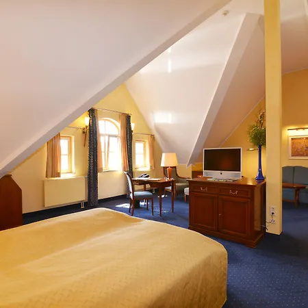 Altstadthotel Braeuwirt Hotell 4*
