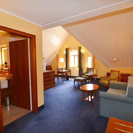 Altstadthotel Braeuwirt 4*