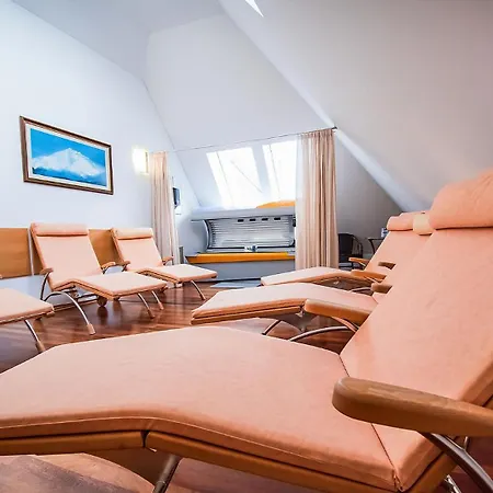 מלון Altstadthotel Braeuwirt