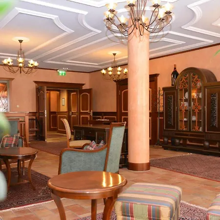 Altstadthotel Braeuwirt מלון