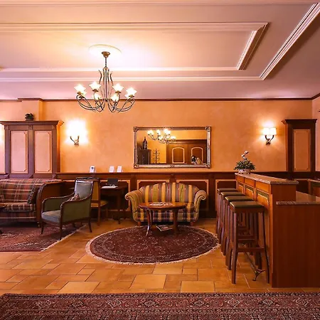 Altstadthotel Braeuwirt מלון