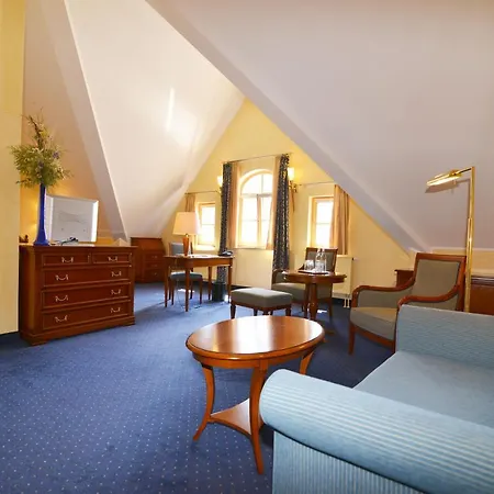 Altstadthotel Braeuwirt 4*