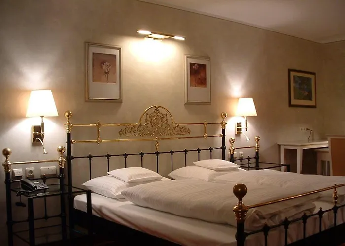 Altstadthotel Braeuwirt 4*