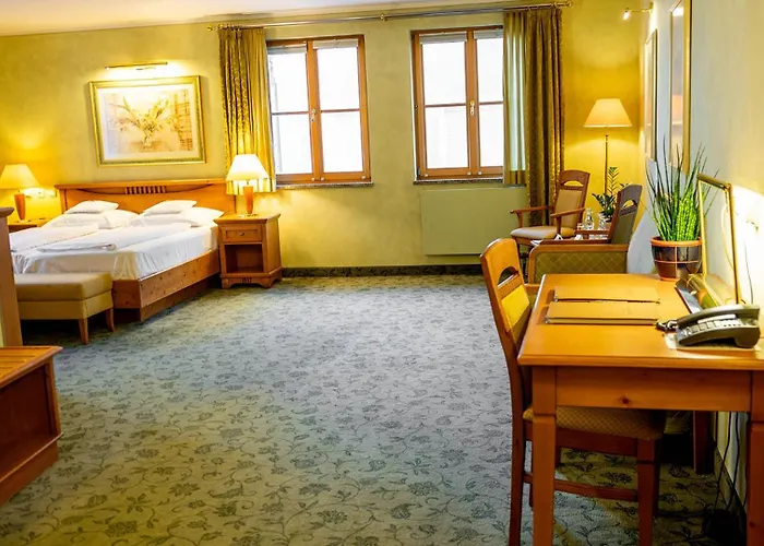 Altstadthotel Braeuwirt ホテル