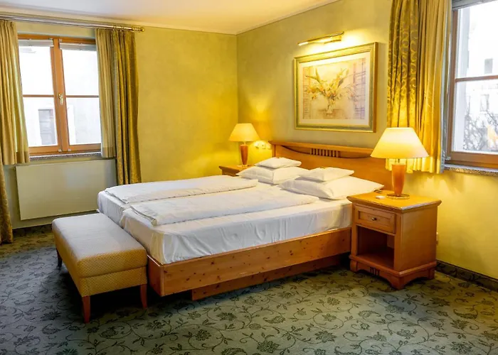 Altstadthotel Braeuwirt 4*