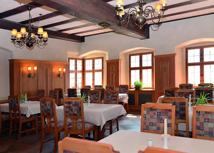 ホテル Altstadthotel Braeuwirt 4*
