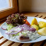 Altstadthotel Braeuwirt ホテル 4*