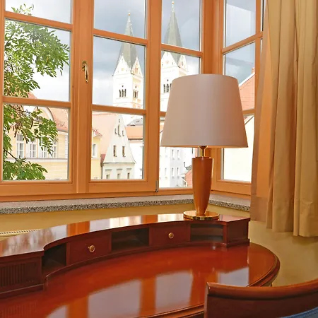Altstadthotel Braeuwirt Hotell 4*