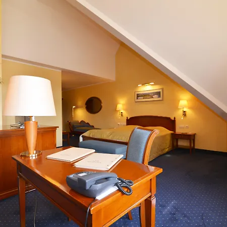 Altstadthotel Braeuwirt Ξενοδοχείο 4*