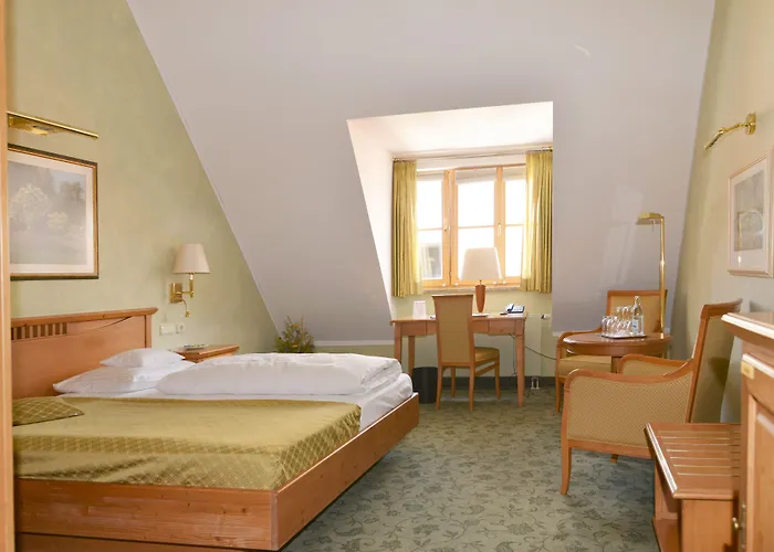 Hotel Altstadthotel Braeuwirt 4*
