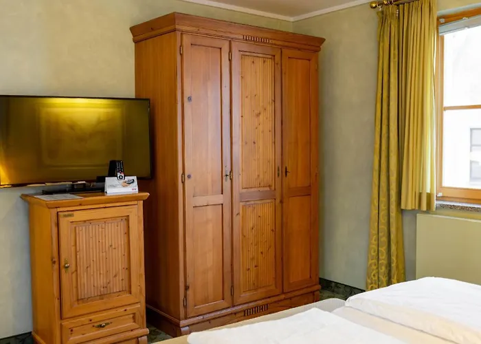 Hotel Altstadthotel Braeuwirt 4*