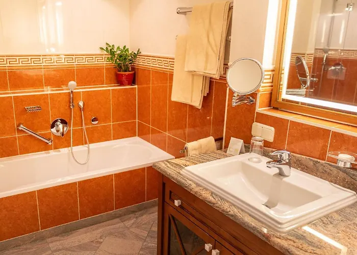 Altstadthotel Braeuwirt Hotel 4*